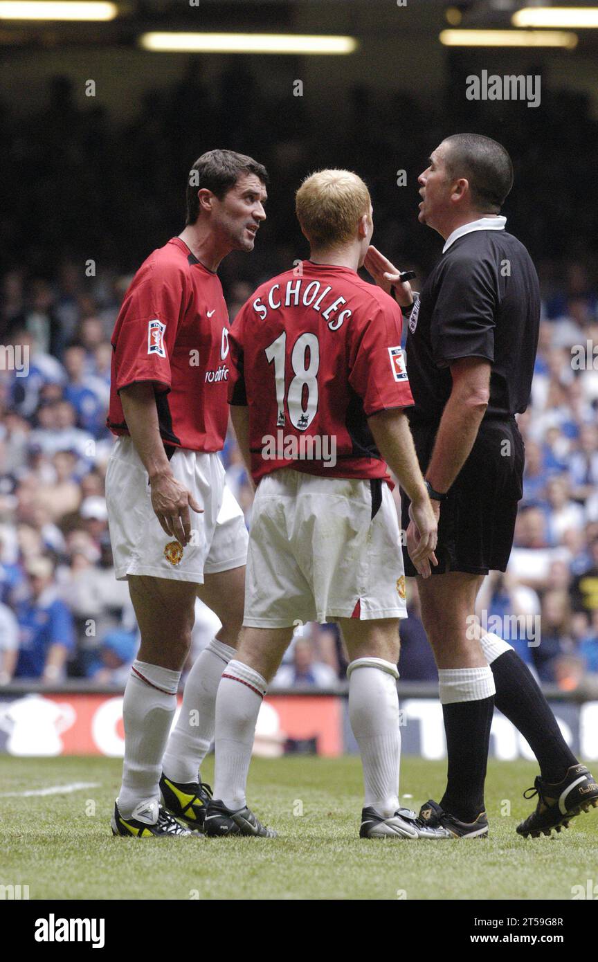 PAUL SCHOLES, FA CUP, 2004: Paul scholes makes a sprint, FA Cup