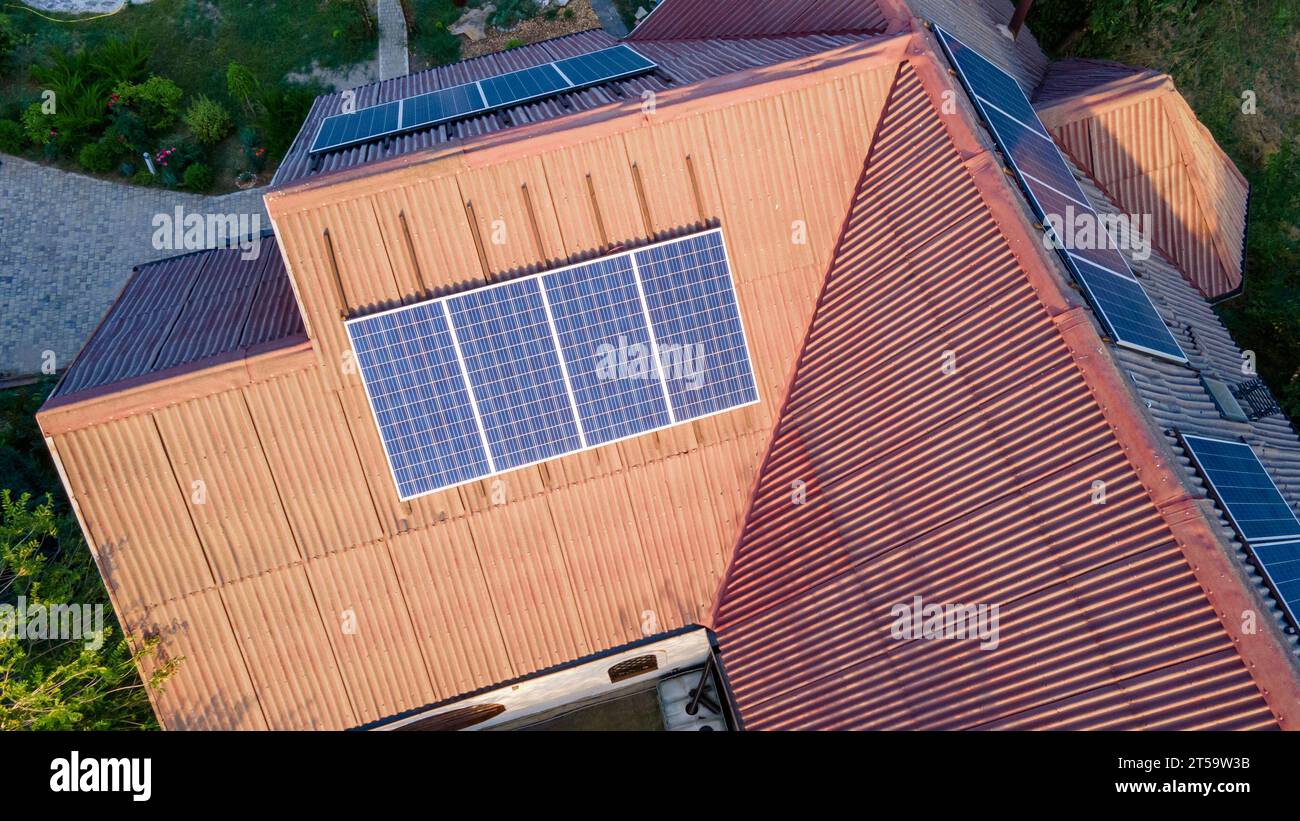 Solar panels house side hi-res stock photography and images - Alamy