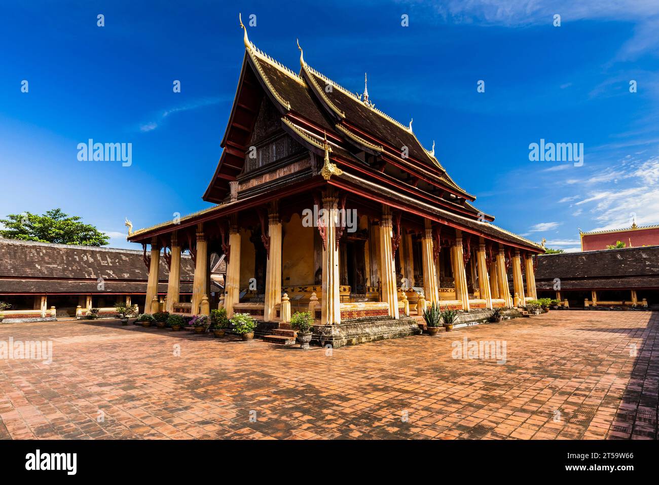 Wat Si Saket(Wat Sisaket), exterior of main shrine(main hall), and courtyard, Vientiane, Laos, Southeast Asia, Asia Stock Photo