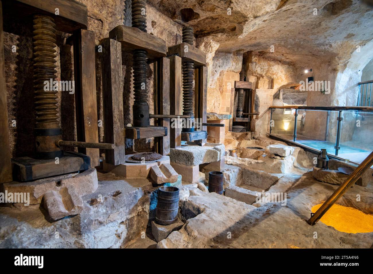 Olive oil press hi-res stock photography and images - Alamy