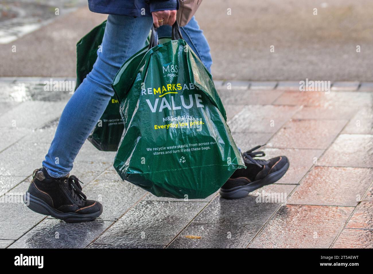 Marks and spencer shopping bags hi res stock photography and images Alamy