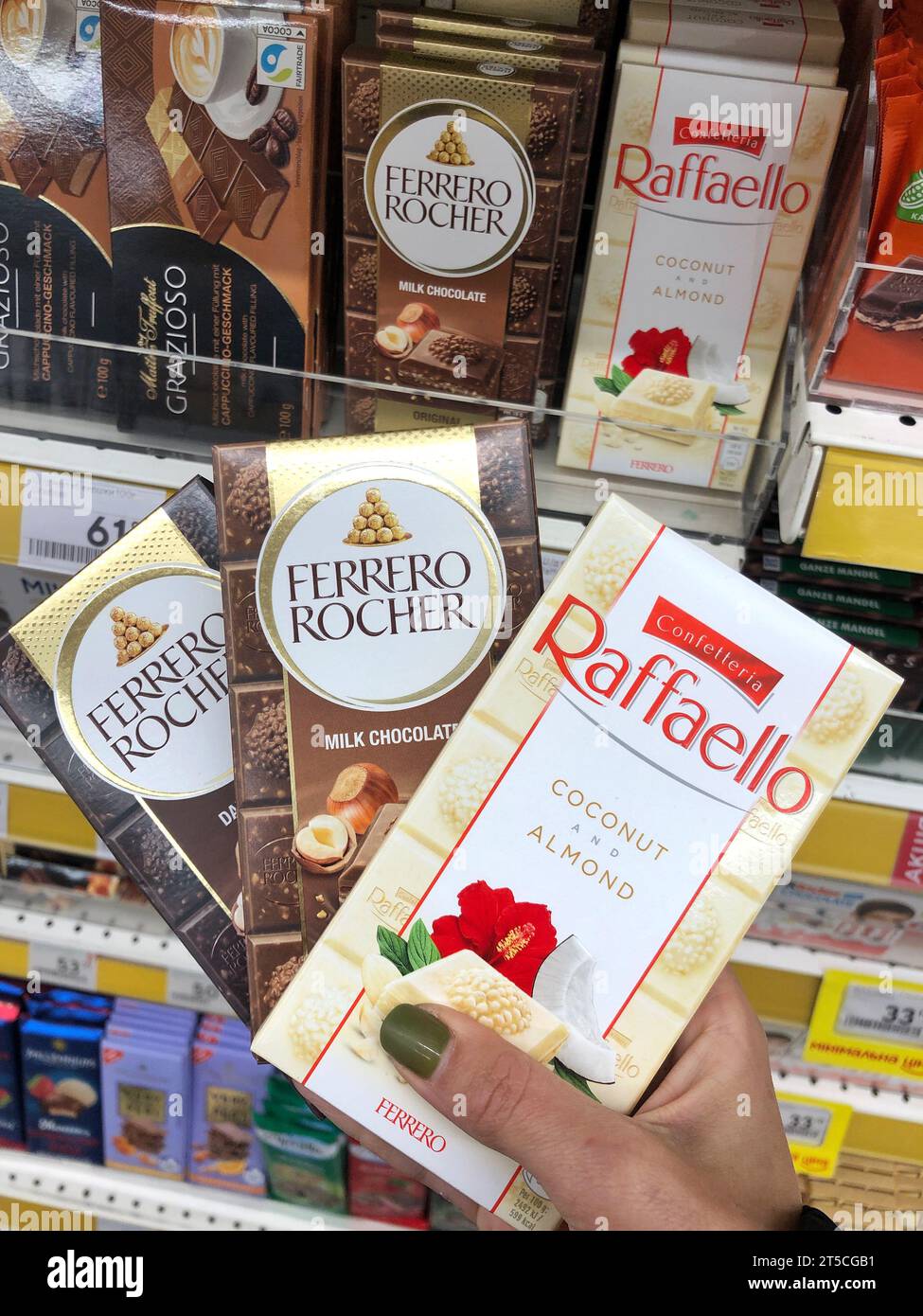 Ferrero rocher bar hi-res stock photography and images - Alamy