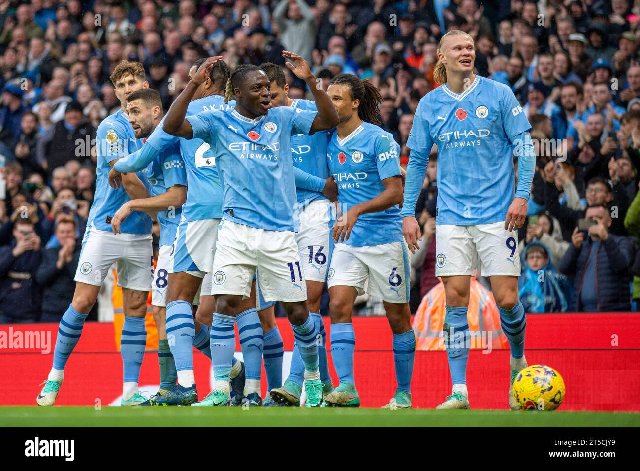 Etihad Stadium, Manchester, UK. 4th Nov, 2023. Premier League Football, Manchester City versus Bournemouth; Jeremy Doku of Manchester City celebrates his 30th minute goal making the score 1-0 Credit: Action Plus Sports/Alamy Live News Stock Photo