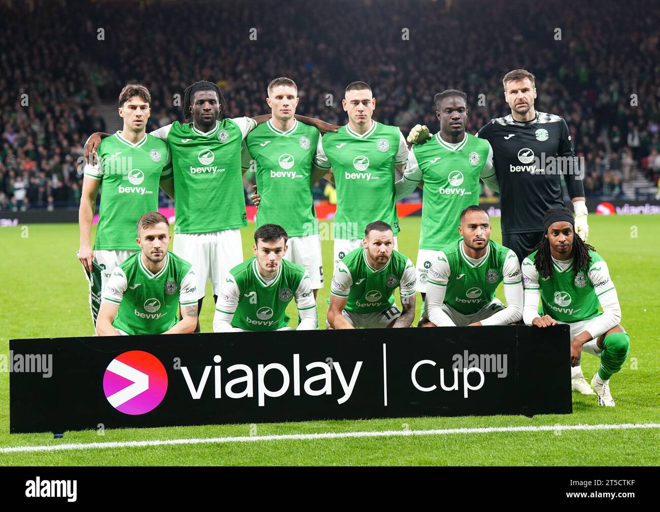 Hibernian players pose for a team group photo aheda of the Viaplay Cup