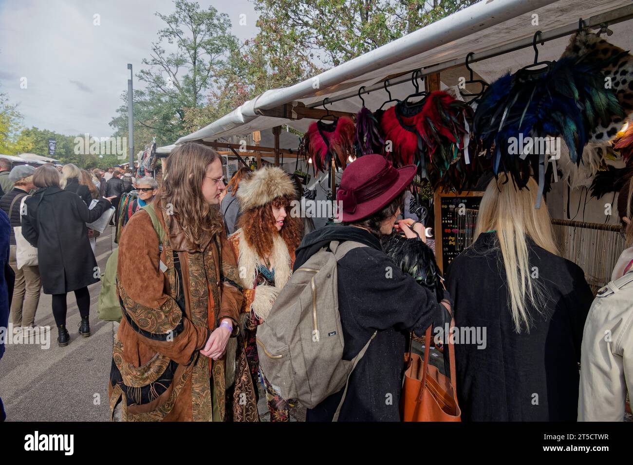 Flohmarkt am Mauerpark in Prenzlauer Berg, Berlin Stock Photo