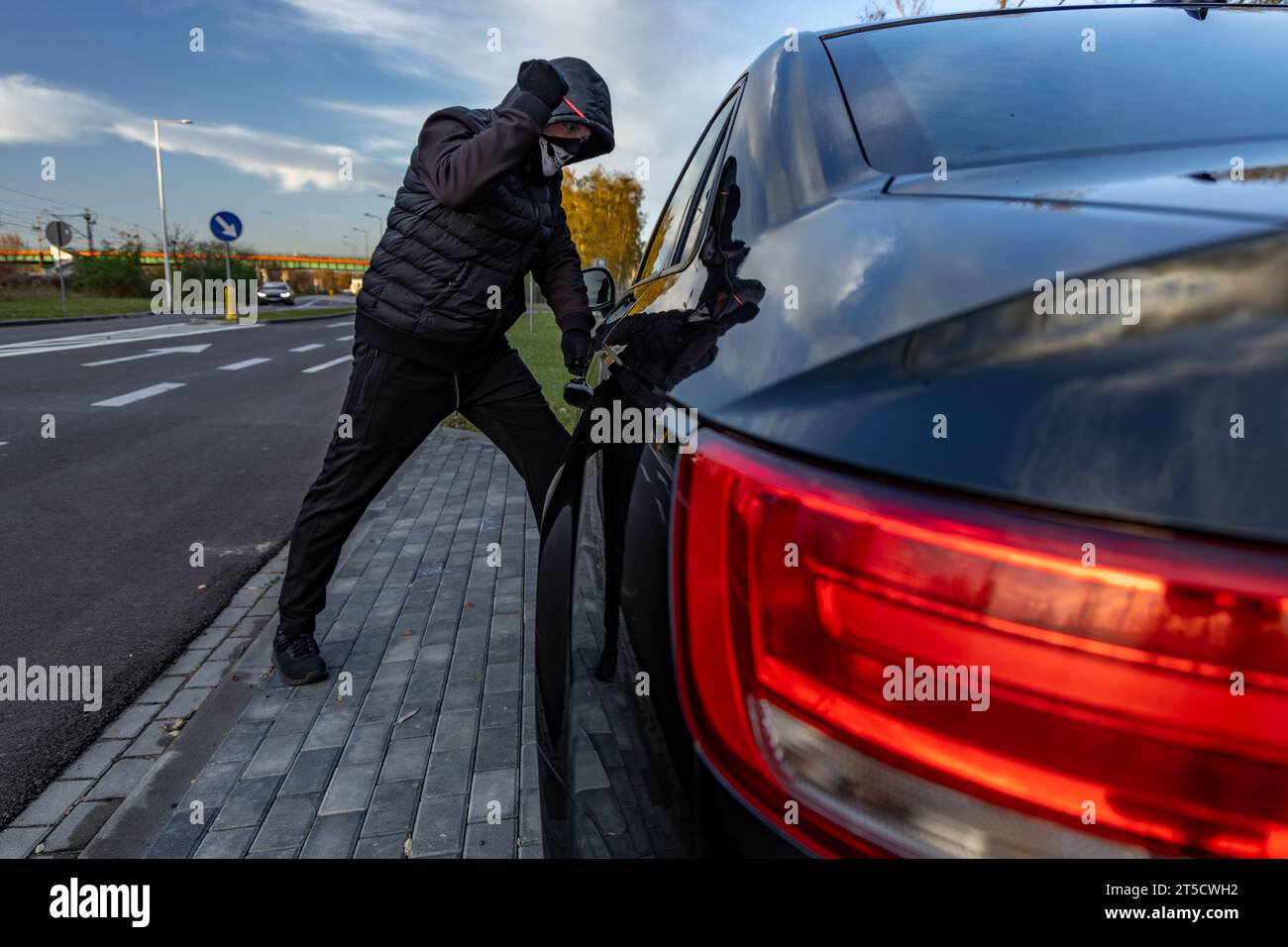 Jacking a car hi-res stock photography and images - Alamy