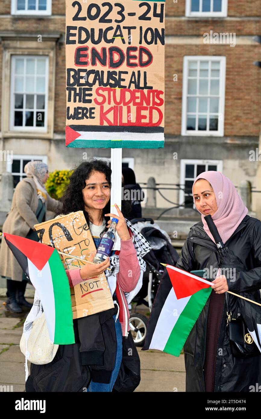 Pro-Palestine march through the centre of Bristol from the Shah Jalal Mosque in Eastville, through Broadmead shopping area to College Green, Bristol, Stock Photo