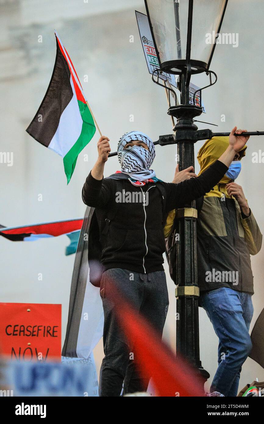 London, UK. 04th Nov, 2023. Thousands of protesters have come together on Trafalgar Square to call for a ceasefire in the Hamas-Israel conflict, with sections also rallying for a free Palestine, against the Israeli regime and other related causes. This follows a day of action with similar protests around London. Credit: Imageplotter/Alamy Live News Stock Photo