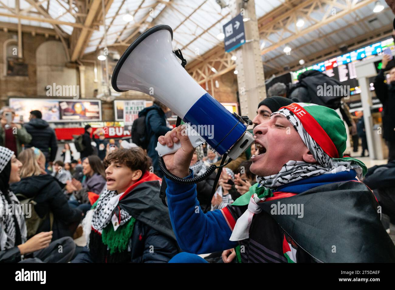 London, UK. 4 November 2023. Pro Palestine gather inside Charing Cross