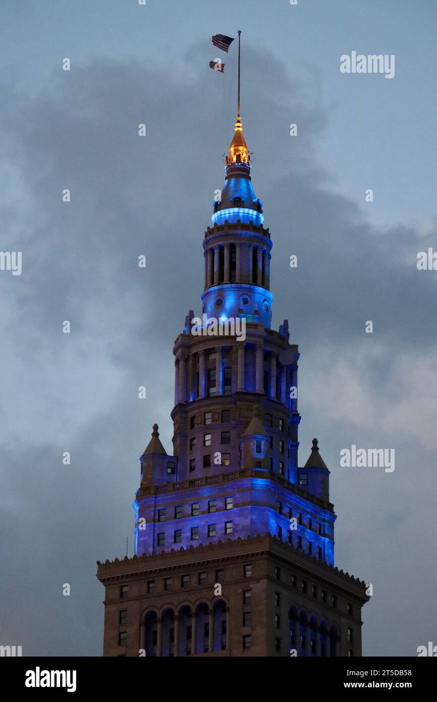 Top of Tower City tower in Cleveland seen from Euclid avenue in the early morning light early November 2023 Stock Photo