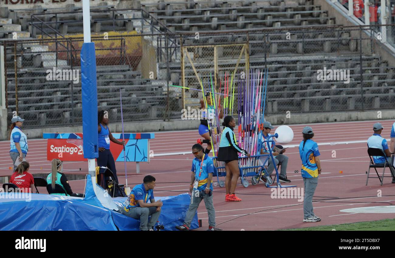 Santiago, Chile, USA. 3rd Nov, 2023. SANTIAGO (CHL), 11/03/2023 - FINAL /THROW/DART - Women's javelin throw final won by Columbia RUIZ F (gold) with 63.10, Bahamas OTABOR R (Silver) with 60.54, American HARRIS M (Bronze) with 60.06. while Brazilian DE LIMA J placed 5th with 59.04 at the Julio Martinez National Stadium Coliseum during the 2023 Pan American Game in Santiago, Chile. (Credit Image: © Niyi Fote/TheNEWS2 via ZUMA Press Wire) EDITORIAL USAGE ONLY! Not for Commercial USAGE! Stock Photo