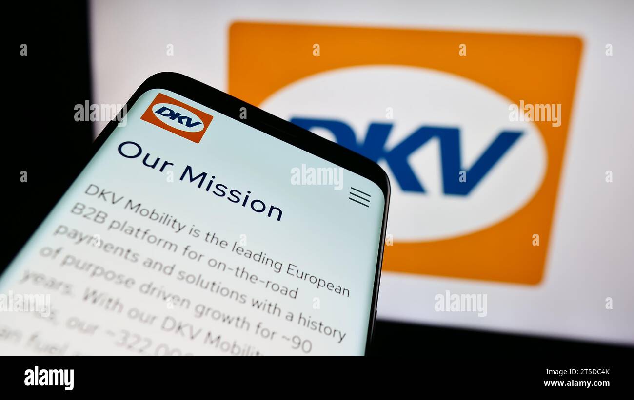 Smartphone with website of German B2B payments company DKV Mobility in
