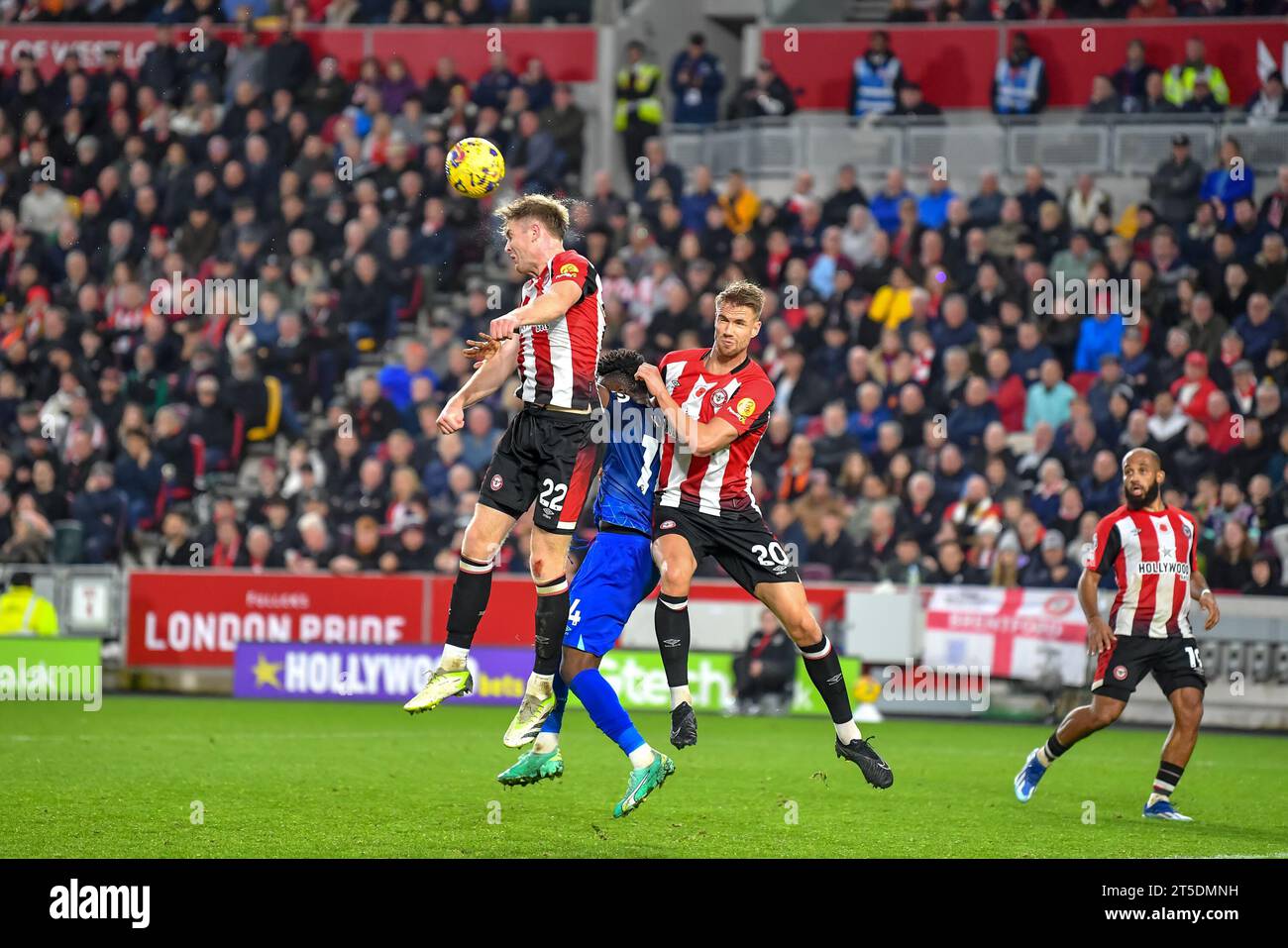 London, England on 4 November 2023. Nathan Collins of Brentford FC rises to head clear during the Premier League match between Brentford and West Ham United at Gtech Community Stadium, London, England on 4 November 2023. Photo by Phil Hutchinson. Editorial use only, license required for commercial use. No use in betting, games or a single club/league/player publications. Credit: UK Sports Pics Ltd/Alamy Live News Stock Photo