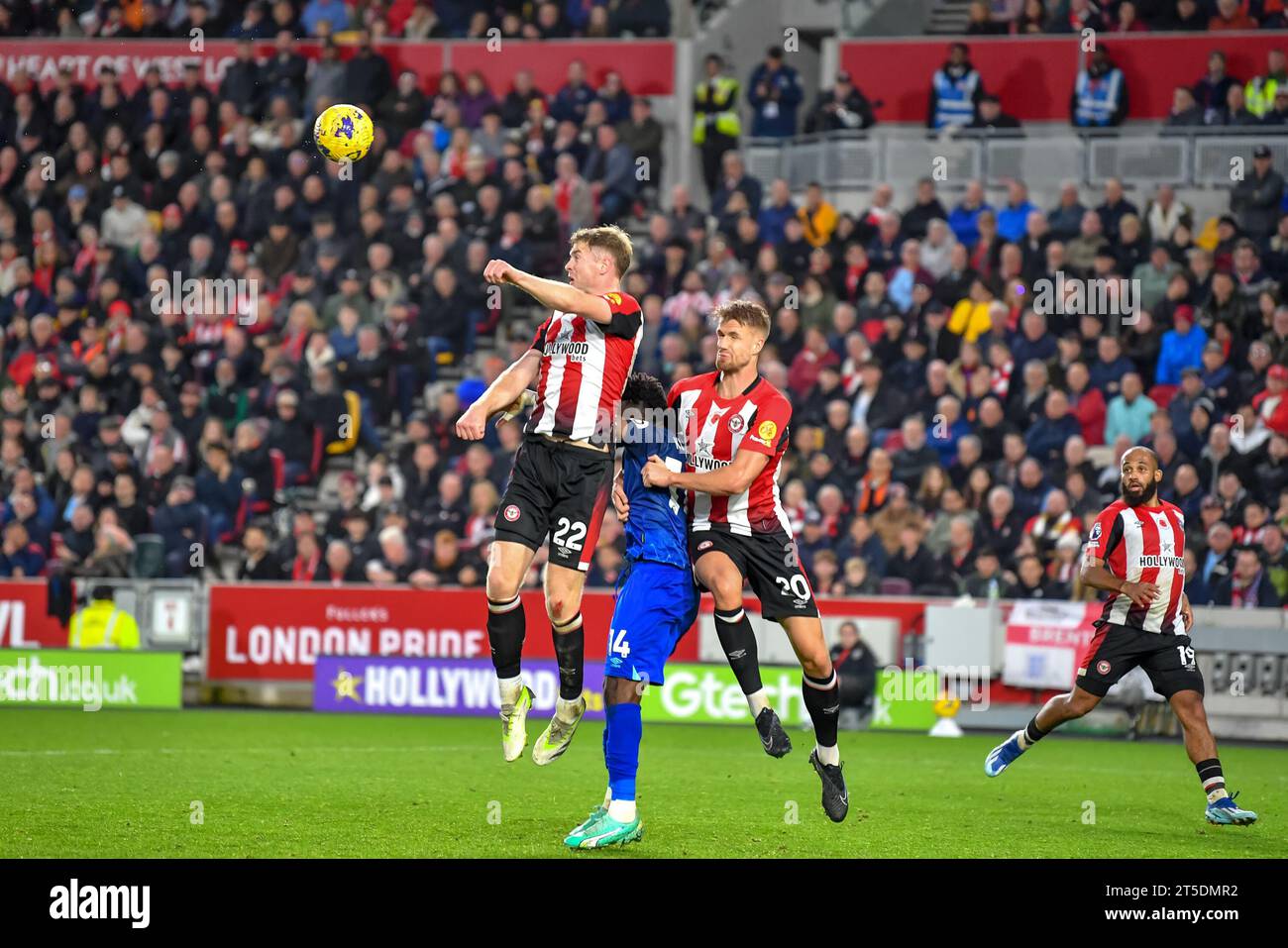 London, England on 4 November 2023. Nathan Collins of Brentford FC rises to head clear during the Premier League match between Brentford and West Ham United at Gtech Community Stadium, London, England on 4 November 2023. Photo by Phil Hutchinson. Editorial use only, license required for commercial use. No use in betting, games or a single club/league/player publications. Credit: UK Sports Pics Ltd/Alamy Live News Stock Photo