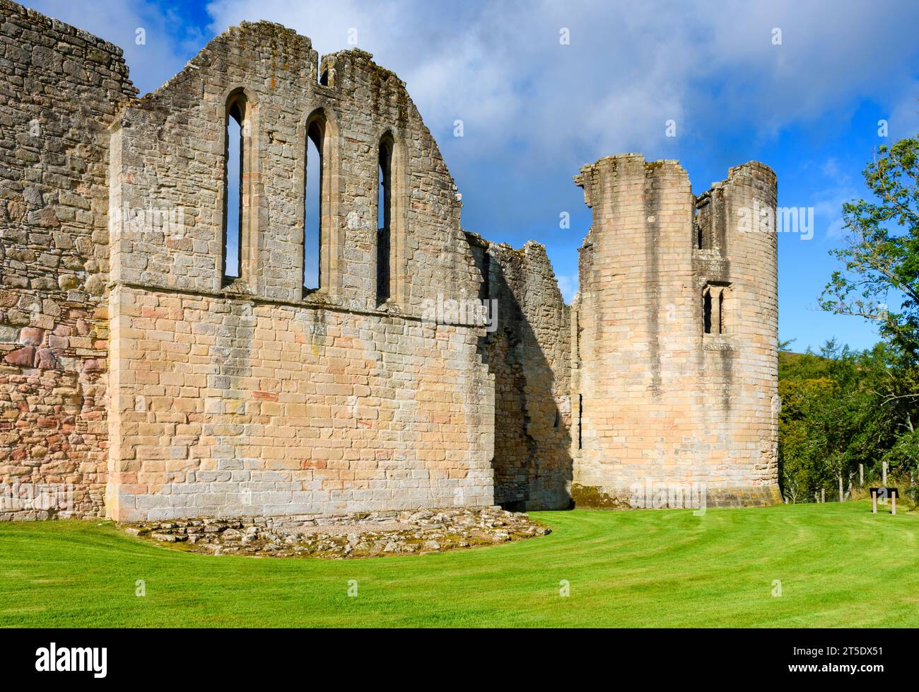 Kildrummy Castle (13th century), Aberdeenshire, Scotland, UK.  Exterior of the Chapel and the Warden's Tower. Stock Photo