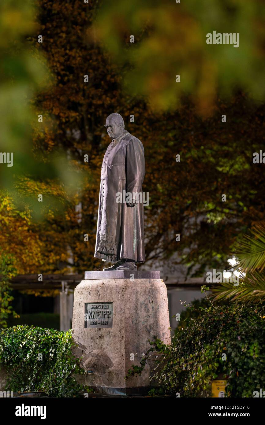 Brunnen mit statuen hires stock photography and images Alamy