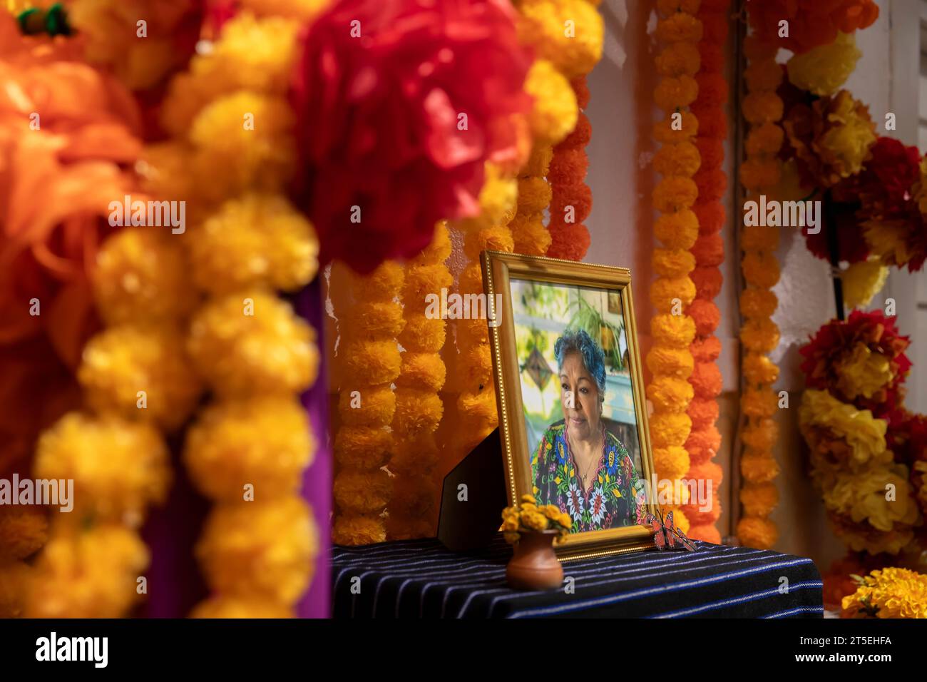 Seattle, Washington, USA. 4th November, 2023. Offerings are left for