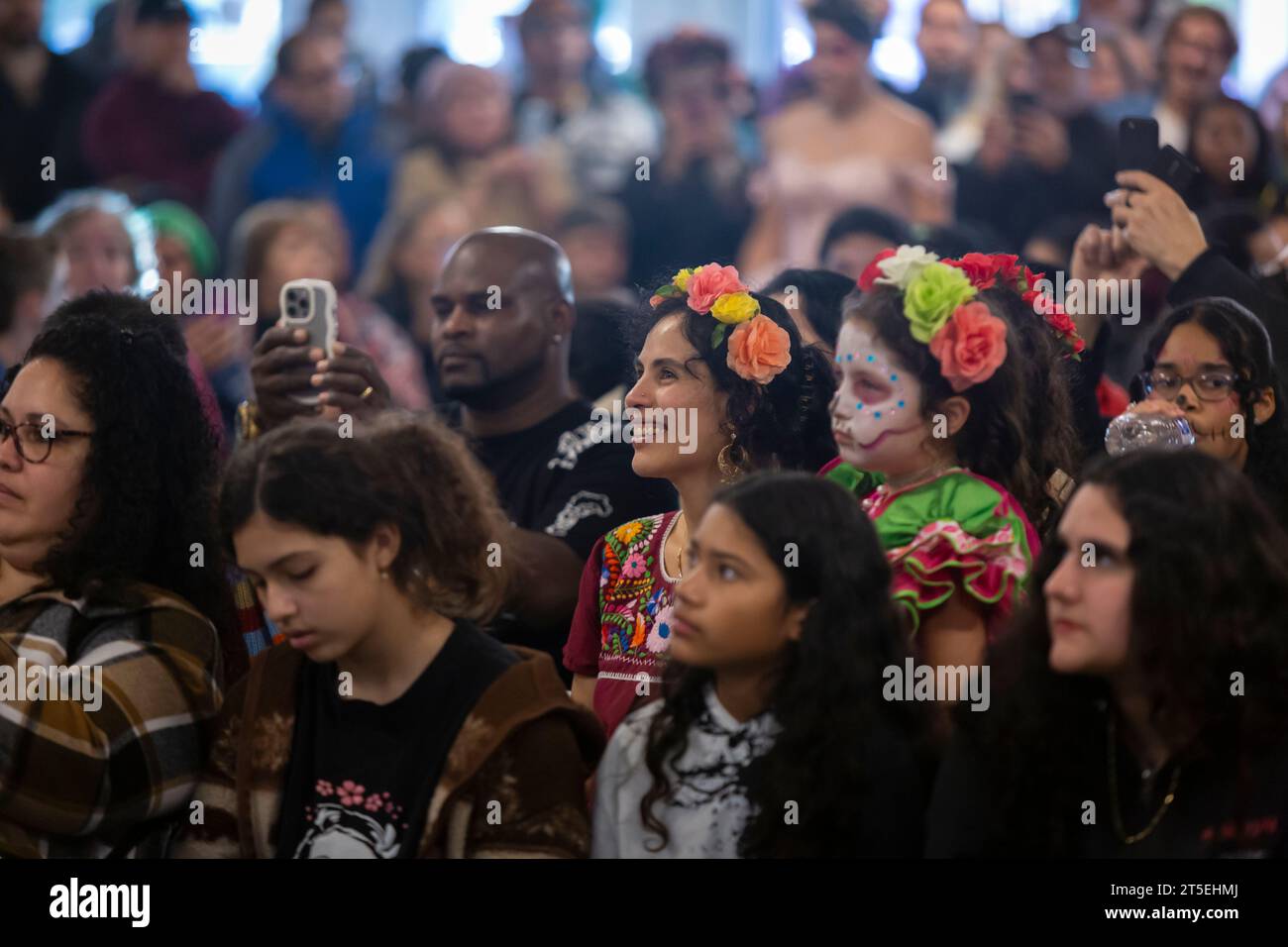 Seattle, Washington, USA. 4th November, 2023. The audience enjoys a