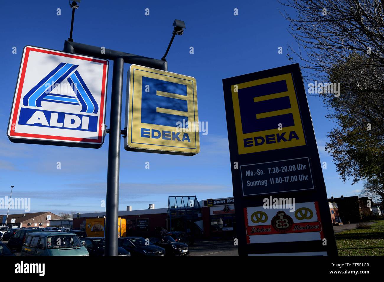 Burger/Fehmarn/Germany/04 November 2023/. Ed eka and aldi grocery
