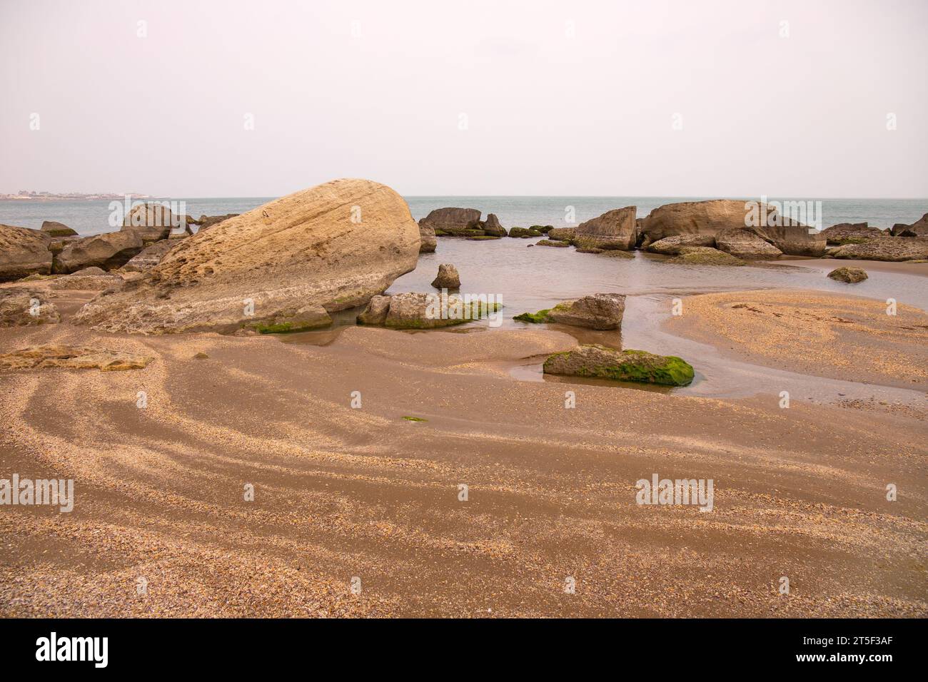 Beautiful rocky coast hi-res stock photography and images - Alamy