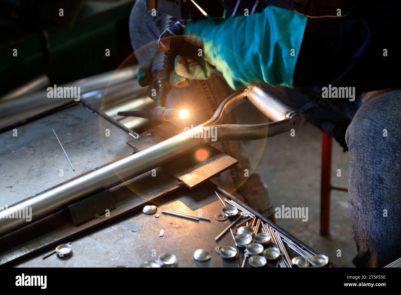 Steel spade hi-res stock photography and images - Alamy
