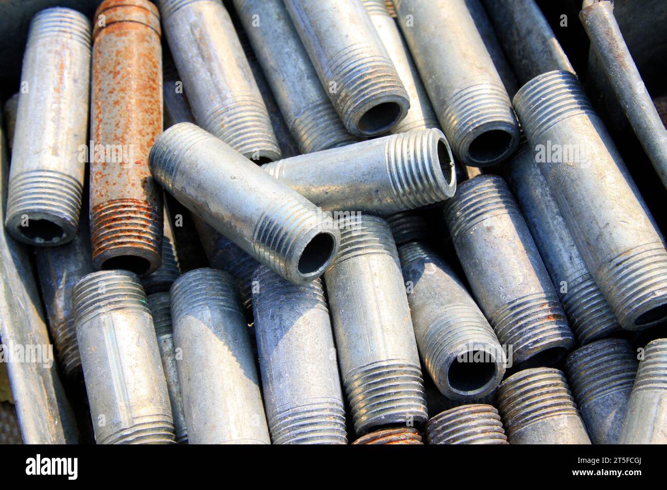 External thread hi-res stock photography and images - Alamy