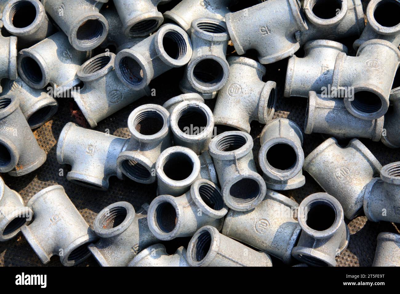 Tee pipe fittings hi-res stock photography and images - Alamy