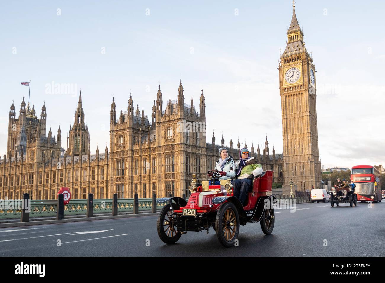 london-uk-5-november-2023-participants-in-vintage-cars-cross