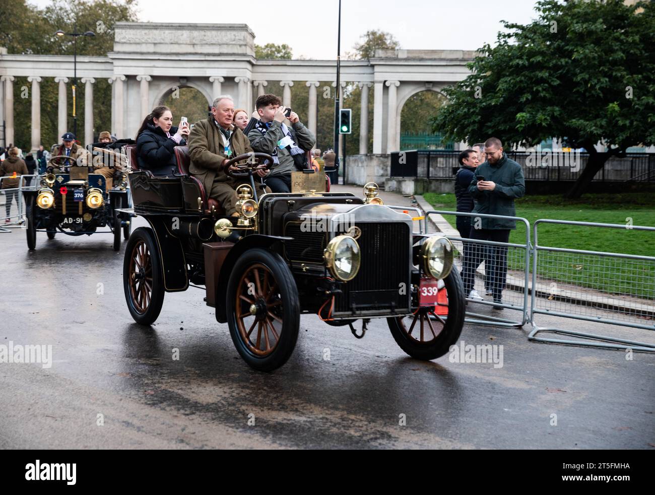 Hyde Park, London, UK. 5th Nov, 2023. London to Brighton Veteran Car