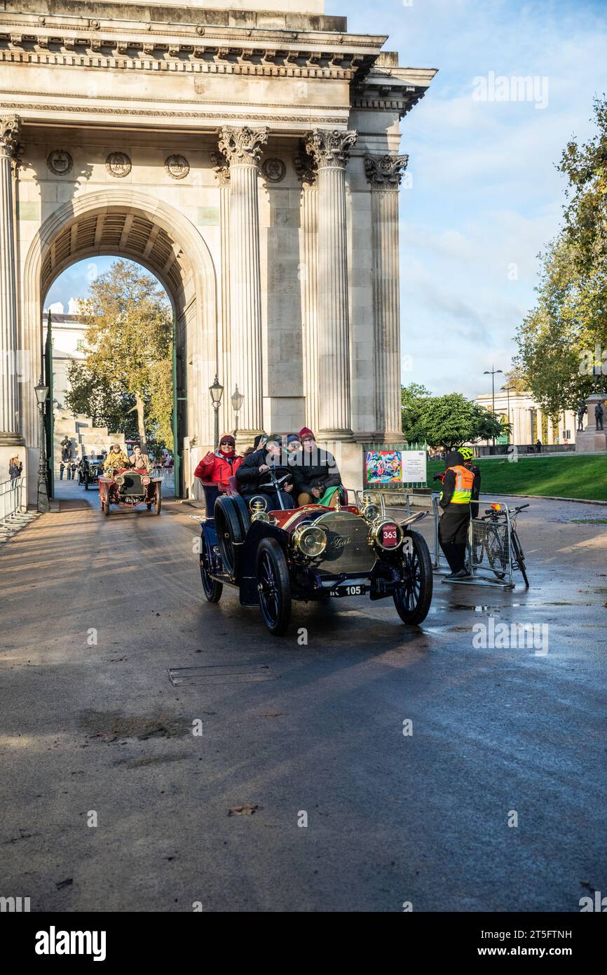 Hyde Park, London, UK. 5th Nov, 2023. London to Brighton Veteran Car