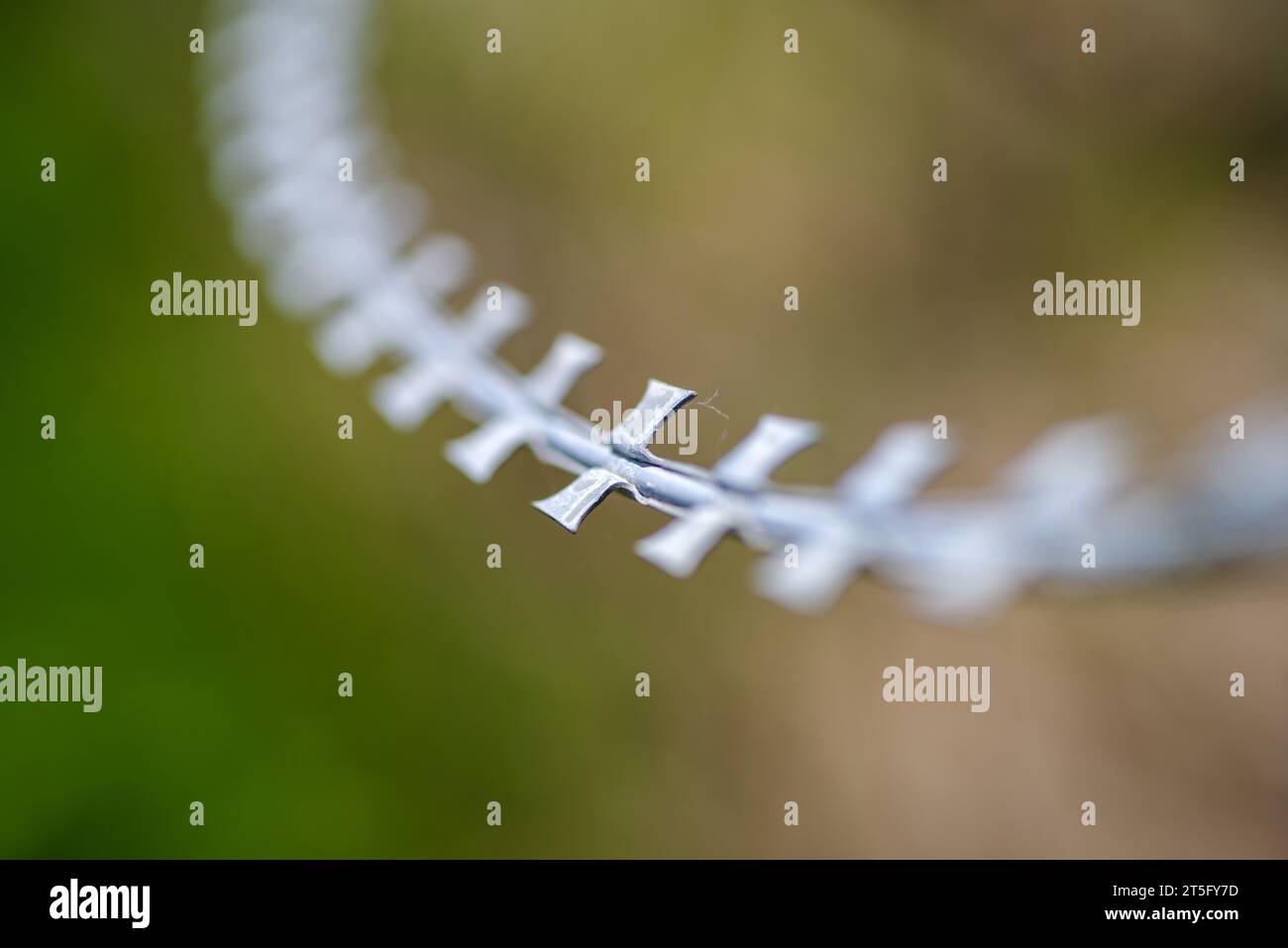 Razor wire gate hi-res stock photography and images - Alamy