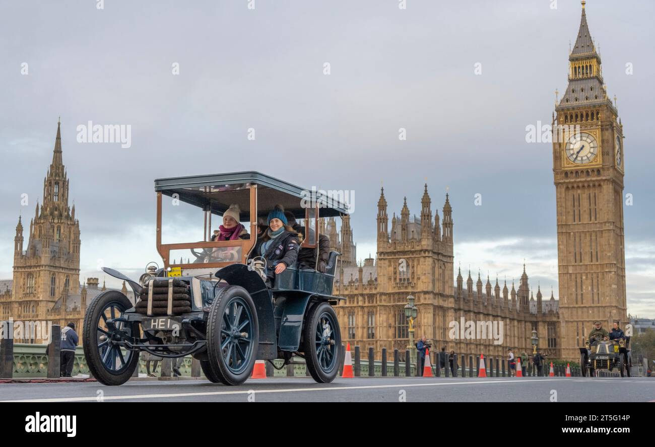 Westminster Bridge, London, UK. 5th Nov, 2023. RM Sotheby’s London to