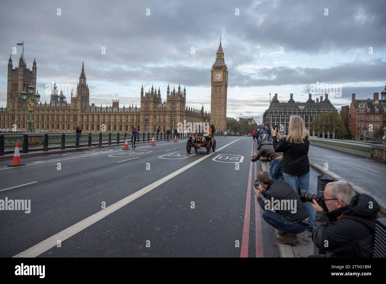 Westminster Bridge, London, UK. 5th Nov, 2023. RM Sotheby’s London to