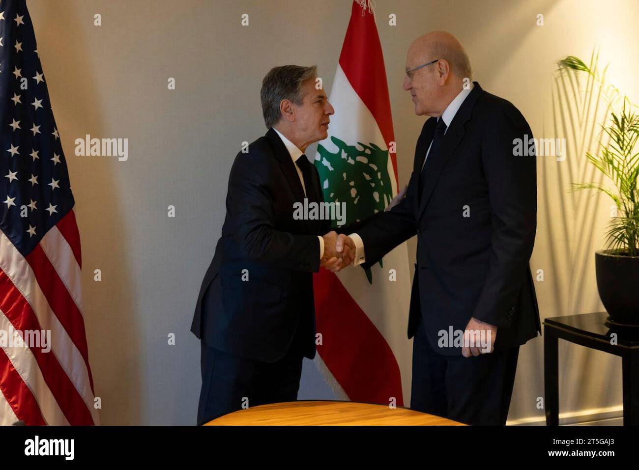Najib Azmi Mikati Hi res Stock Photography And Images Alamy najib-azmi-mikati-hi-res-stock-photography-and-images-alamy