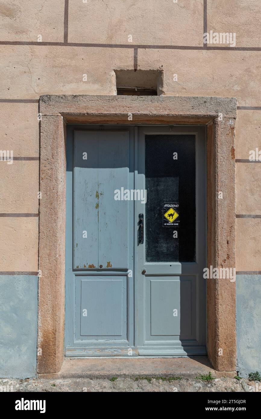 Ochre painted house hi-res stock photography and images - Alamy
