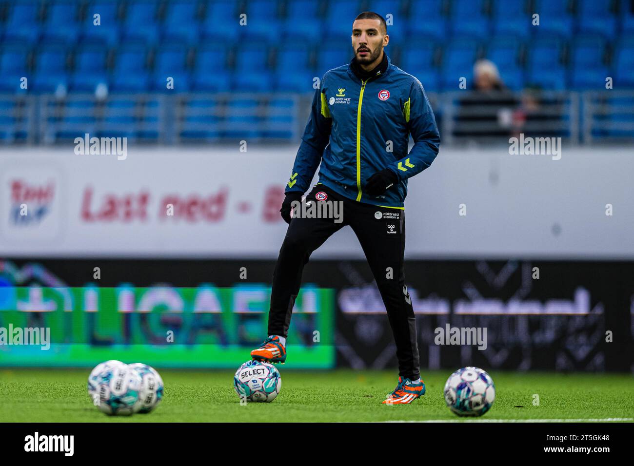 Oslo, Norway. 05th Nov, 2023. 231105 Keivan Ghaedamini of KFUM warms up