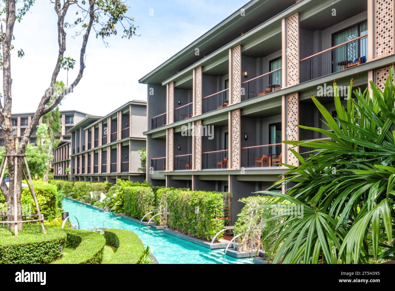Luxury resort building facade hi-res stock photography and images - Alamy