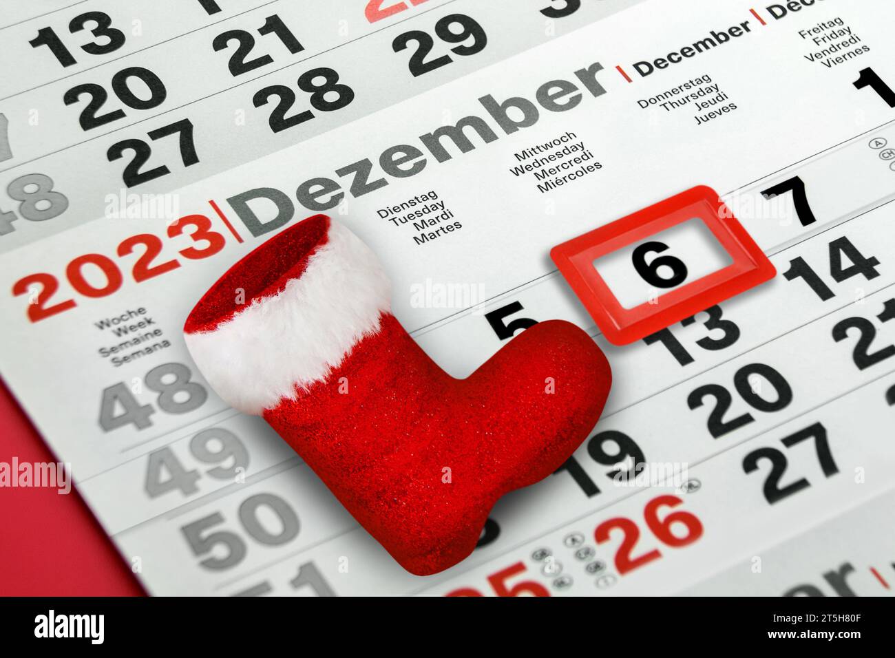 Deutscher Kalender Datum 6. Dezember 2023 Nikolaus mit Stiefel Stock