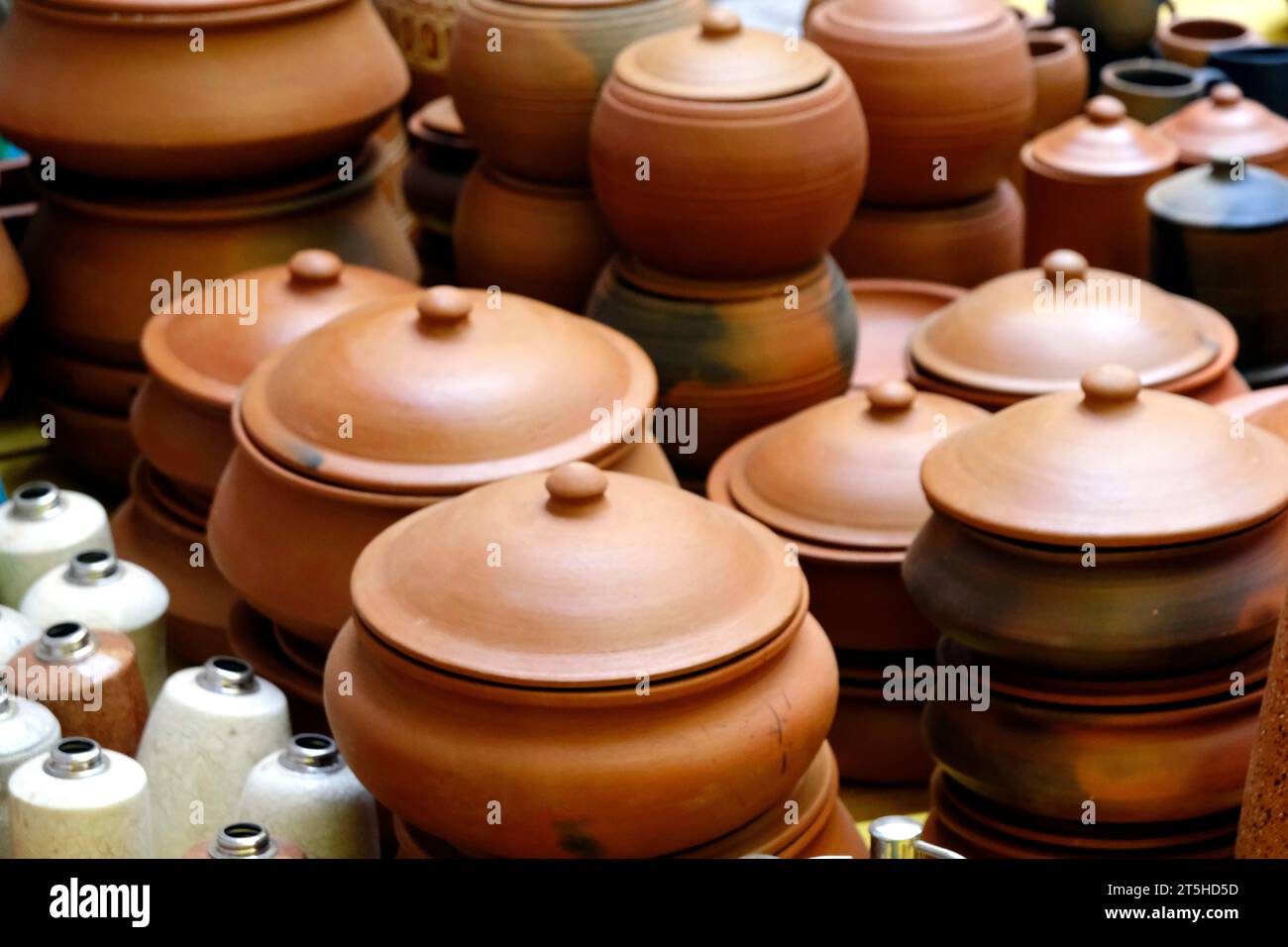 Indian pottery handicrafts hi-res stock photography and images - Alamy