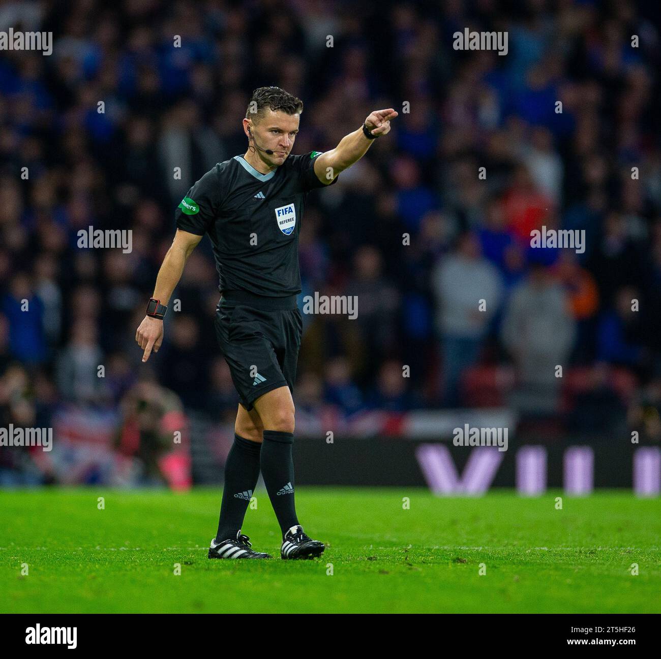 Nick walsh referee hires stock photography and images Alamy