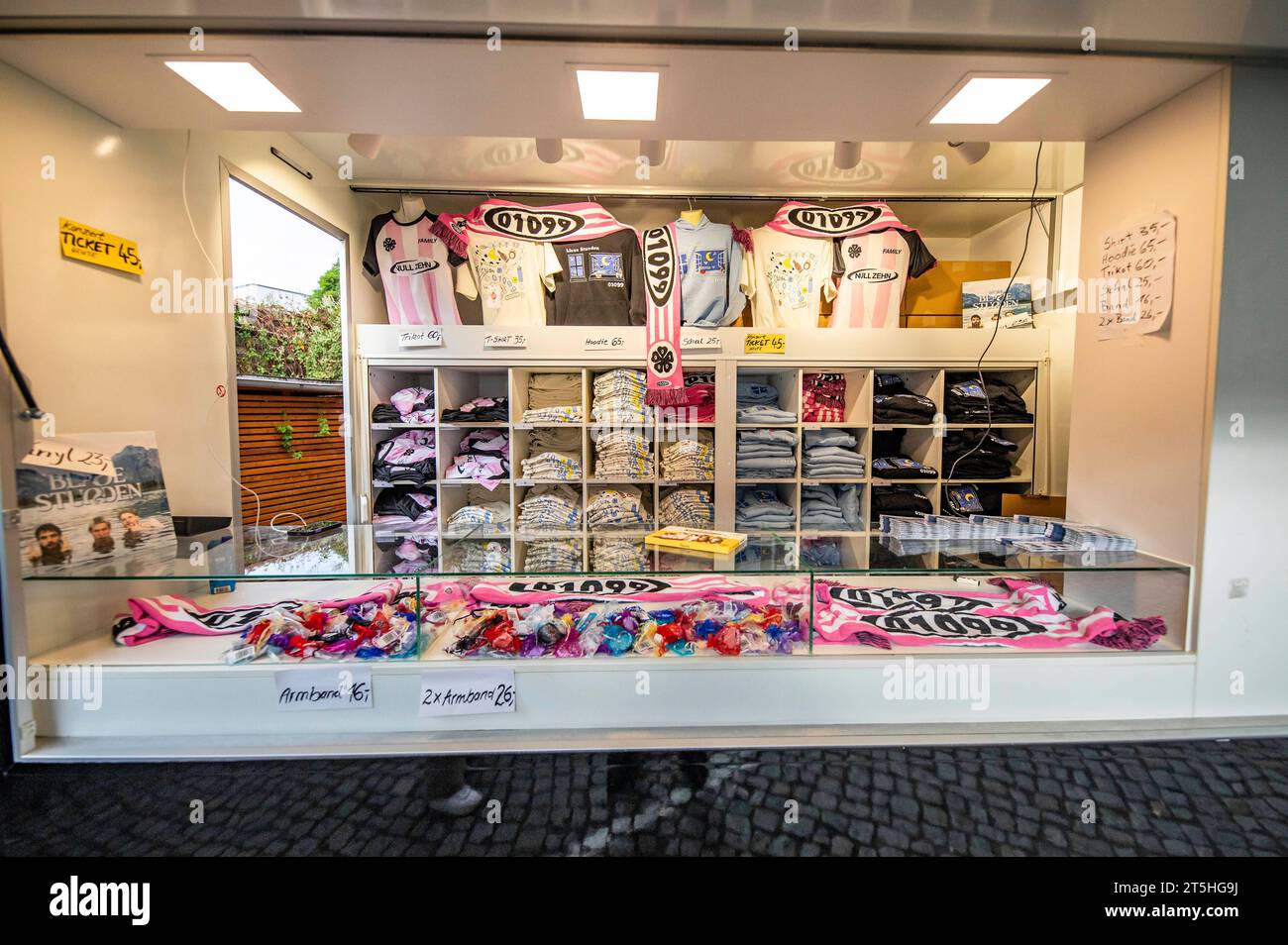01099-pop-up-store-f-r-konzerttickets-und-merchandise-in-einem