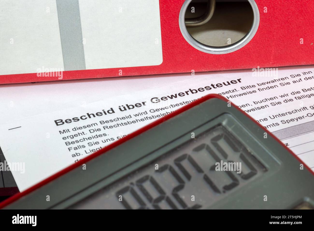 Symbolbild Gewerbesteuer Nahaufnahme von einem Gewerbesteuerbescheid
