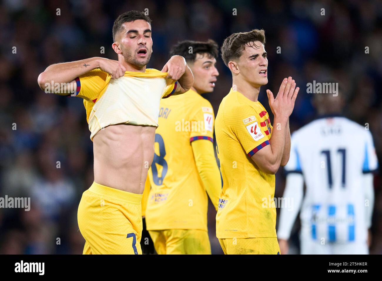 Pedri, Gavi and Ferran Torres during a La Liga match