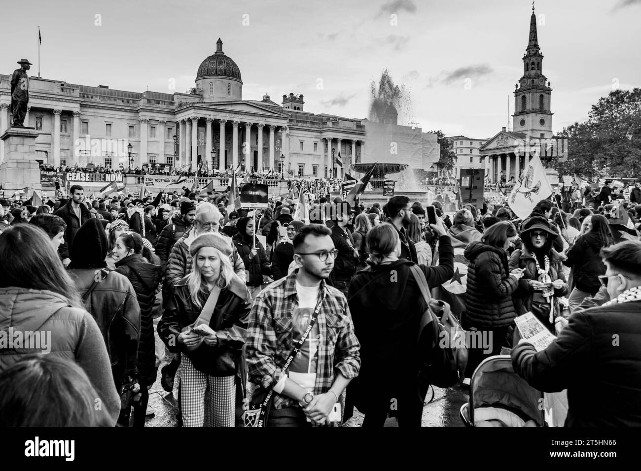 London Palestinian Demonstration Trafalgar Square Stock Photo - Alamy