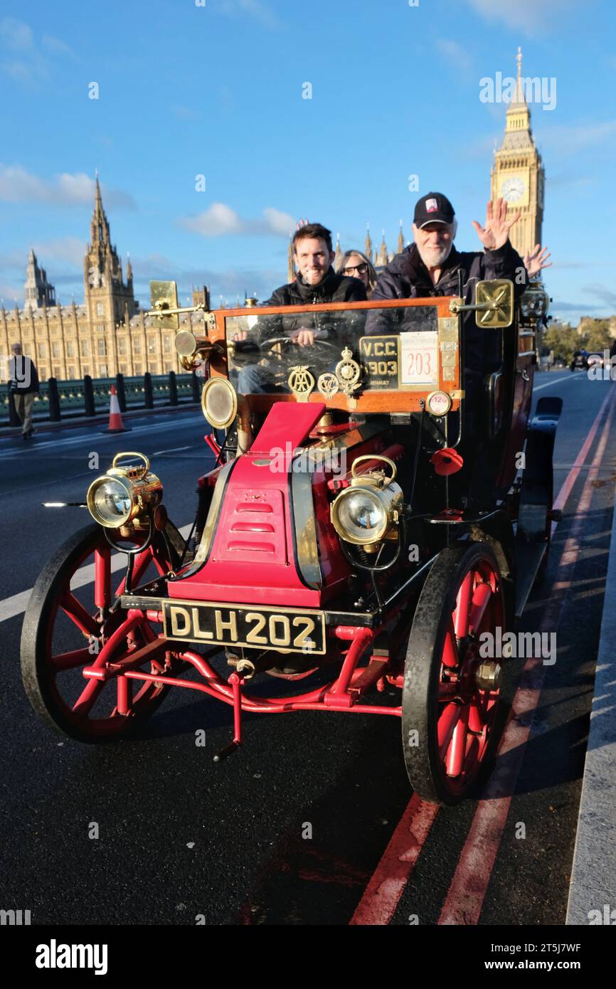 London, UK. 5th November, 2023. The annual RM Sotherbys London to Brighton Veteran Car Run crosses Westminster Bridge. Now in its 127th year, almost 400 cars, joined by some veteran motorcycles and cyclists made their way from Hyde Park to Madeira Drive in Brighton, commemorating the Emanicipation Run which took place after the speed limit of vehicles was increased to 14mph under the Locomotives of the Highways Act. Credit: Eleventh Hour Photography/Alamy Live News Stock Photo