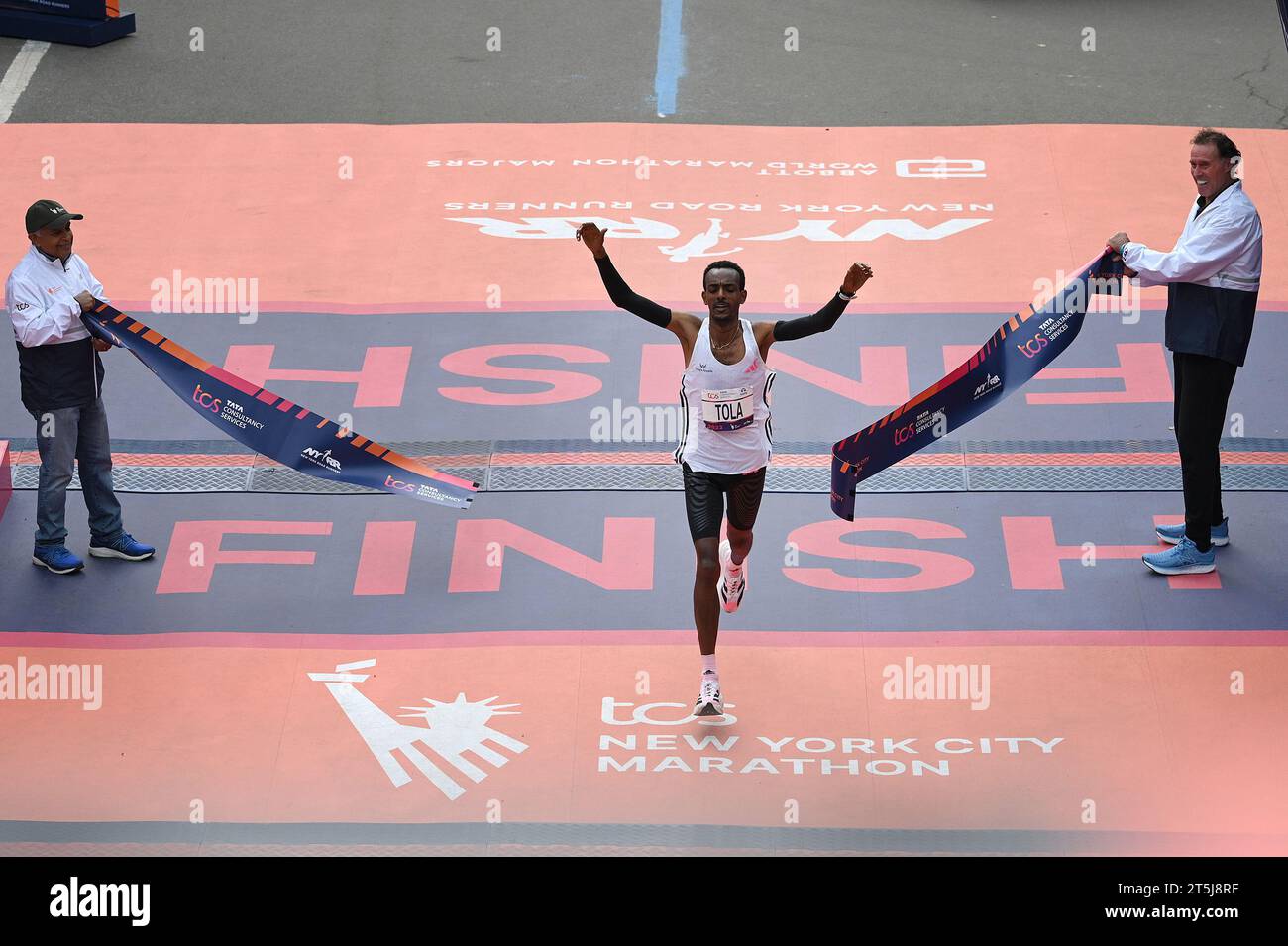 New York, USA. 05th Nov, 2023. Tamirat Tola of Ethiopia crosses the