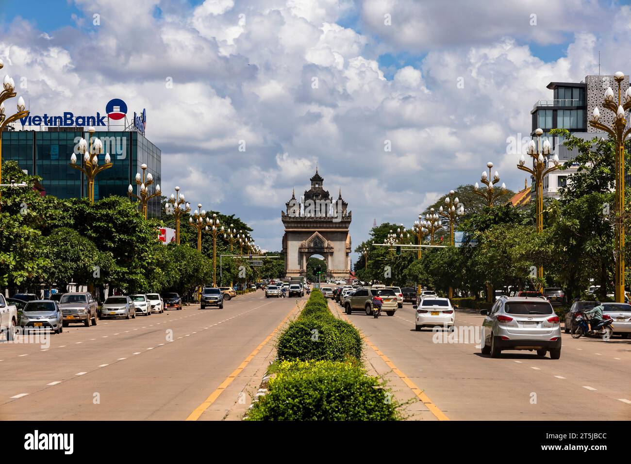 Lane Xang road, main road, and Patuxay(Patuxai), Victory Gate, Vientiane, Laos, Southeast Asia, Asia Stock Photo