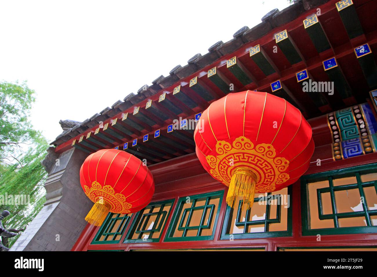 red lantern under eaves of ancient buildings in the Beihai Park，Beijing ...