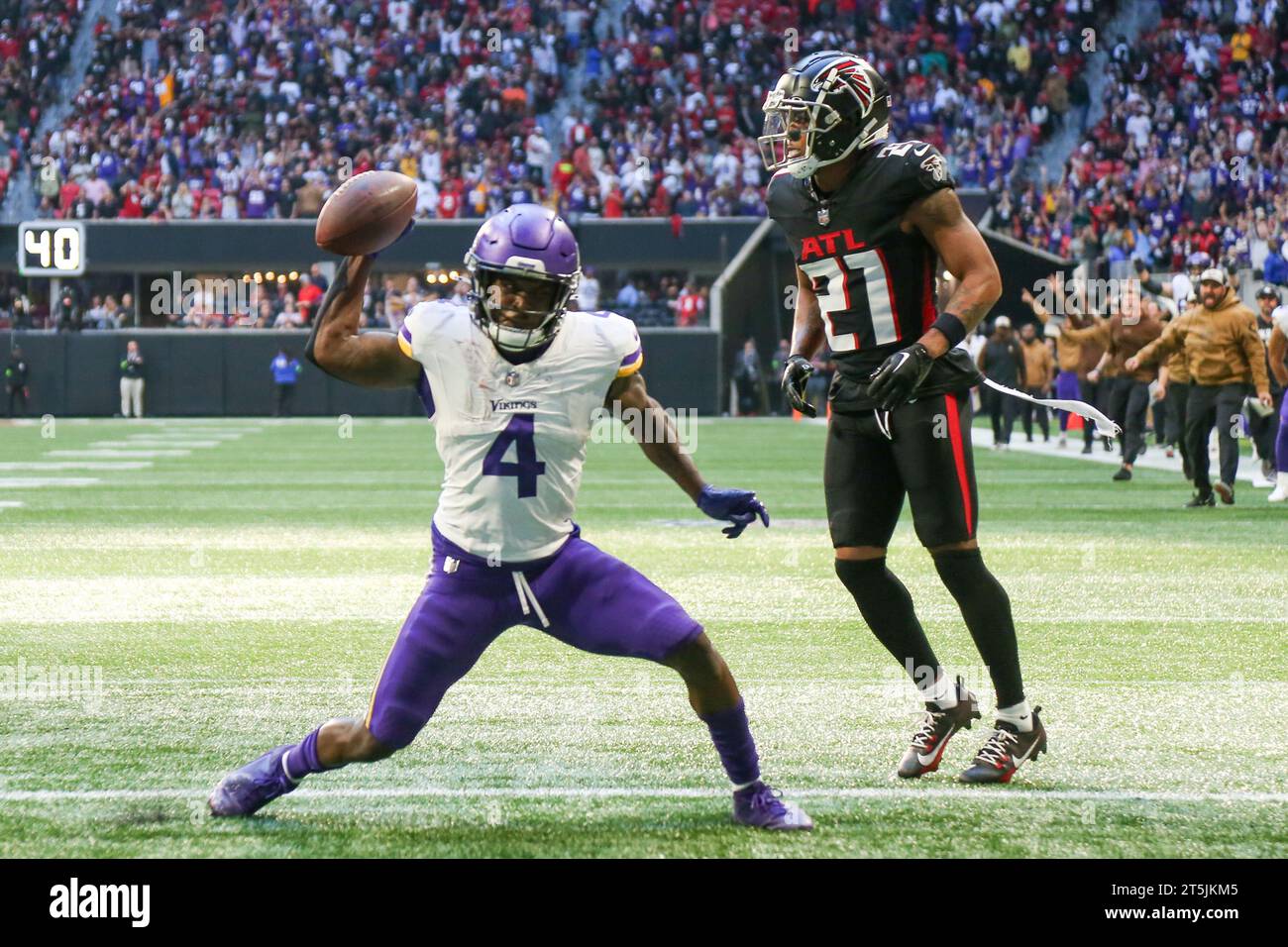 Atlanta, Georgia, USA. 5th Nov, 2023. Minnesota Vikings wide receiver ...