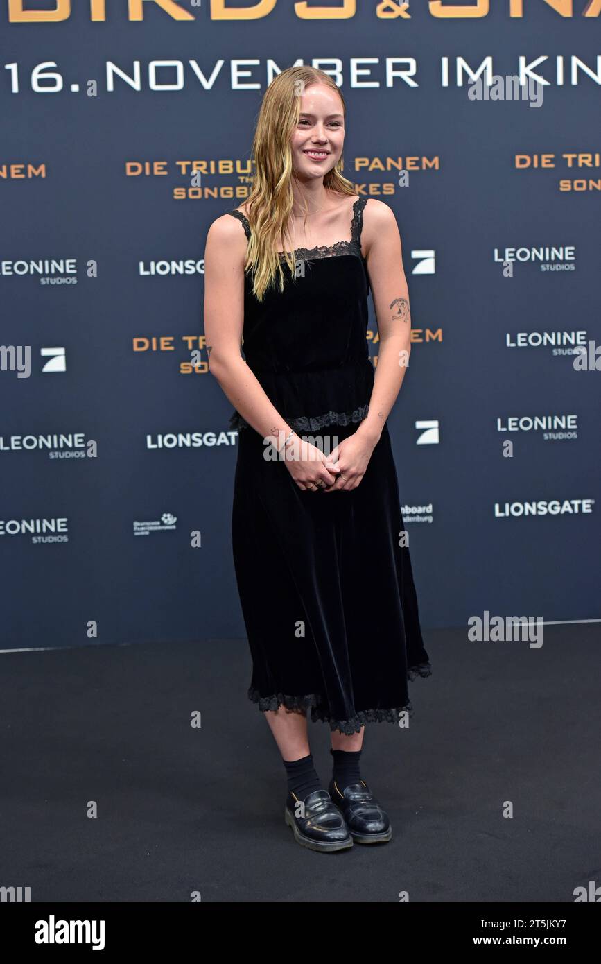 Amelie Hoeferle - Europapremiere von DIE TRIBUTE VON PANEM - THE BALLAD ...